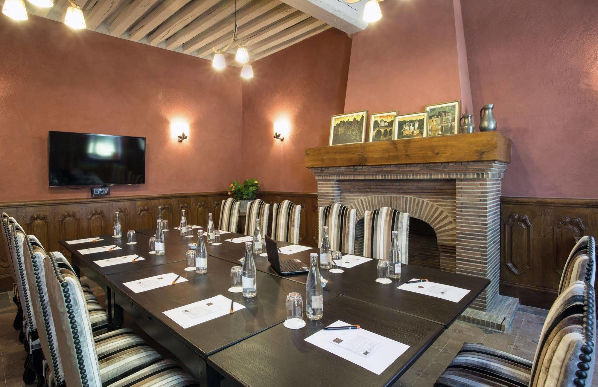 Relais Des Trois Chateaux Hotel-Restaurant - Teritoria Cour Cheverny Bagian luar foto