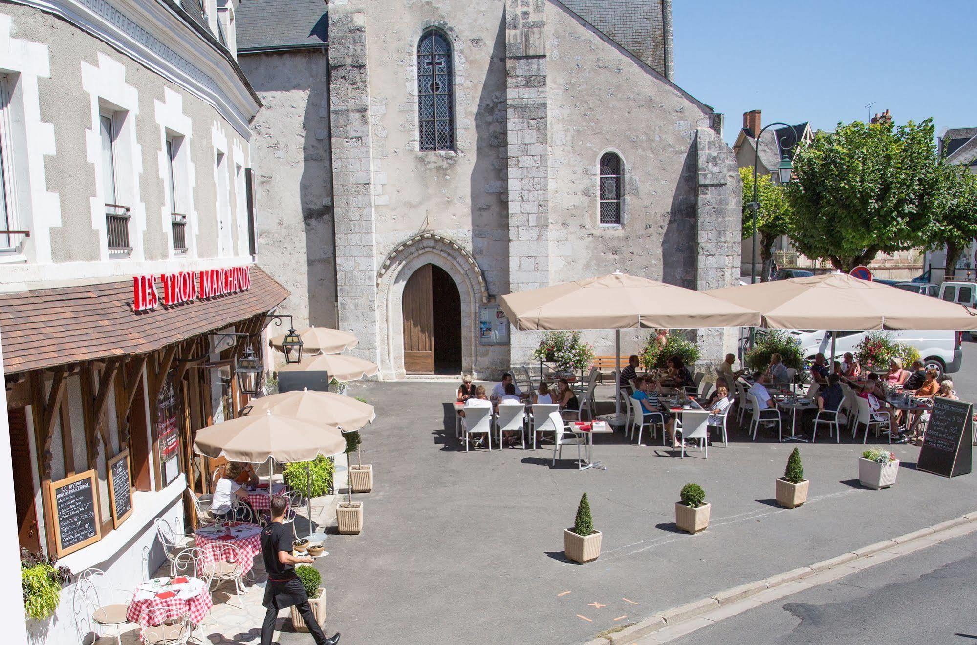 Relais Des Trois Chateaux Hotel-Restaurant - Teritoria Cour Cheverny Bagian luar foto